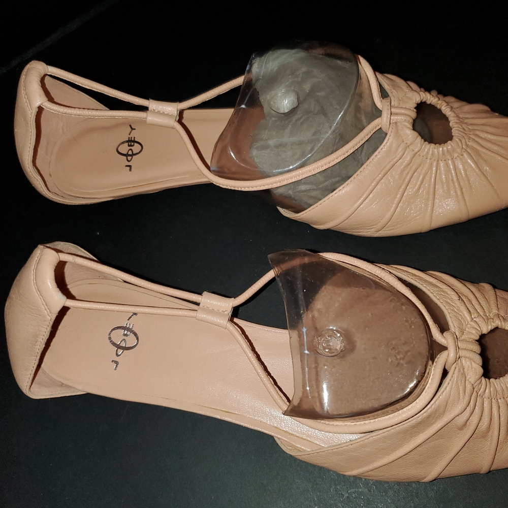 NWOT! 🍑Beautiful Peach Leather Flats W/ Leather Sole By Joey Size 8🍑